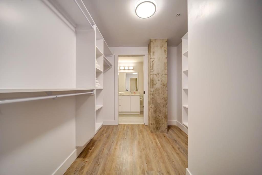 NEW New Luxurious Modern 2BR Condo Sleeps 5 Coffee, AC, WIFI Halifax Exterior foto