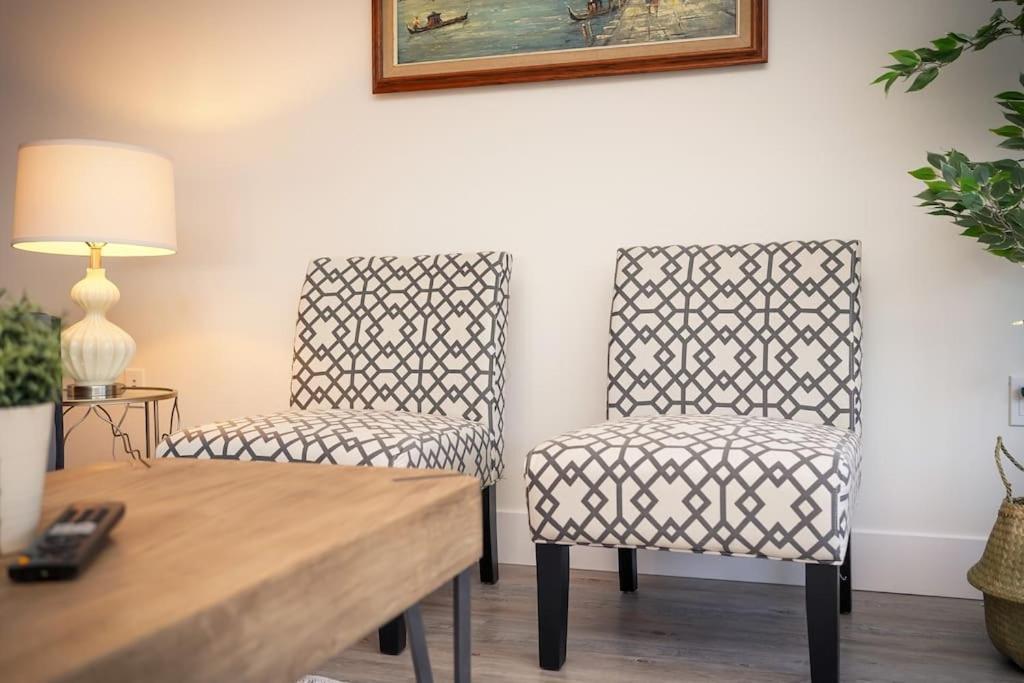 NEW New Luxurious Modern 2BR Condo Sleeps 5 Coffee, AC, WIFI Halifax Exterior foto