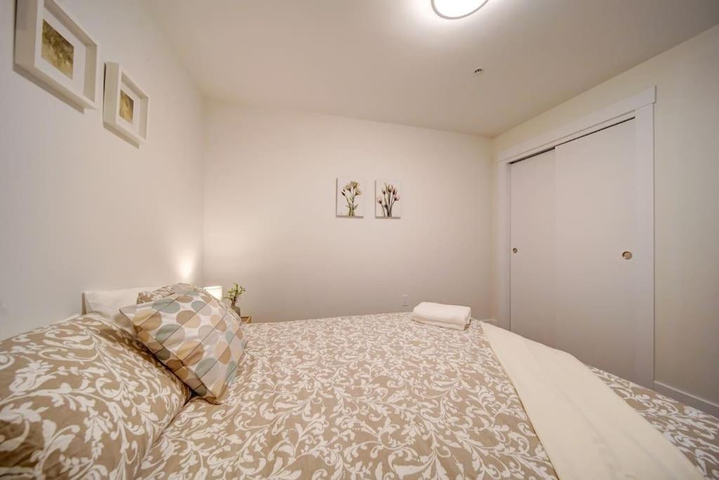 NEW New Luxurious Modern 2BR Condo Sleeps 5 Coffee, AC, WIFI Halifax Exterior foto