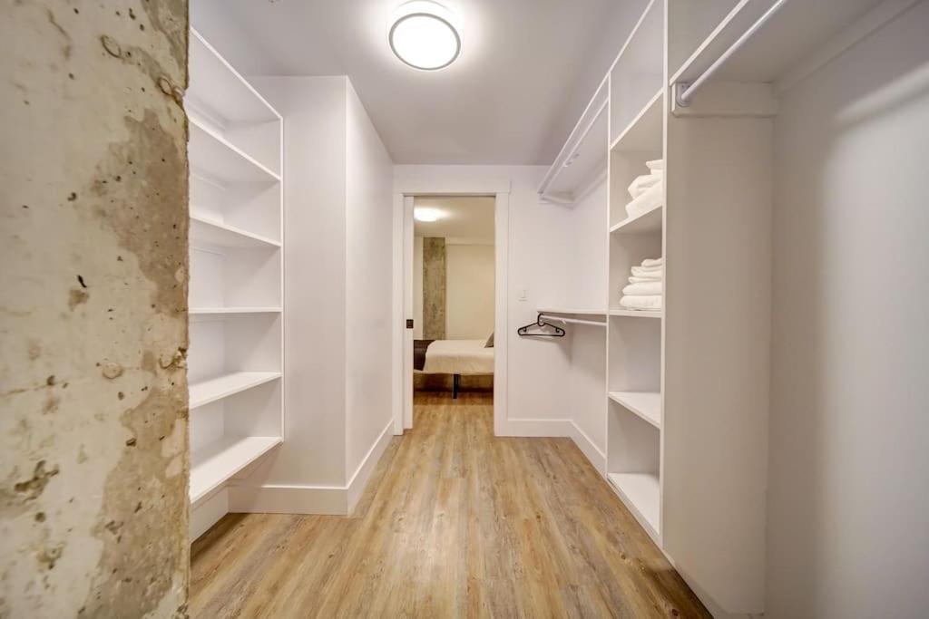 NEW New Luxurious Modern 2BR Condo Sleeps 5 Coffee, AC, WIFI Halifax Exterior foto