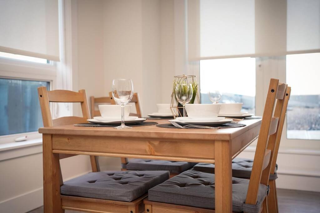 NEW New Luxurious Modern 2BR Condo Sleeps 5 Coffee, AC, WIFI Halifax Exterior foto
